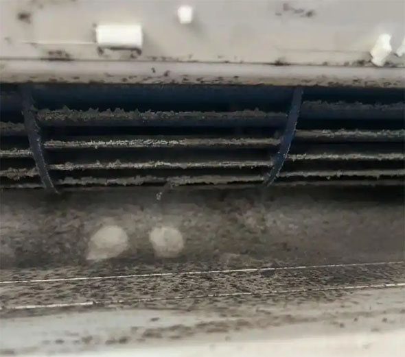 永康空调吹的风有股烧焦味是怎么回事